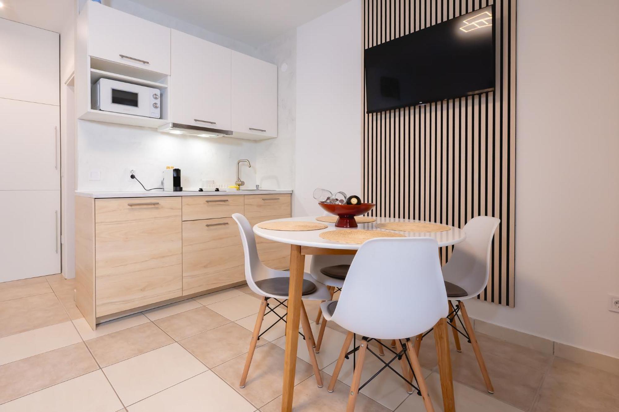 Locus Apartments Петрчане Экстерьер фото